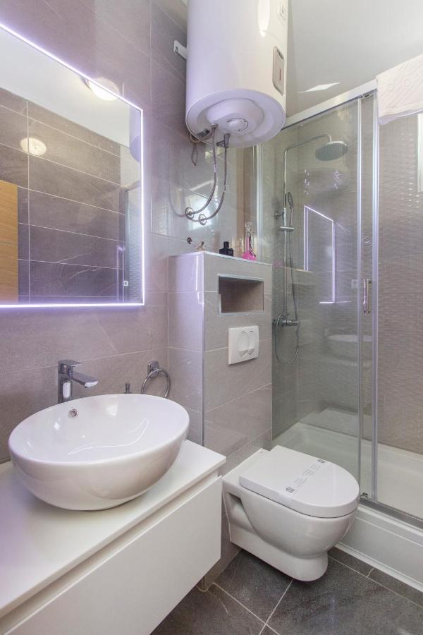 Apartmani Malis Ražanj Eksteriør bilde