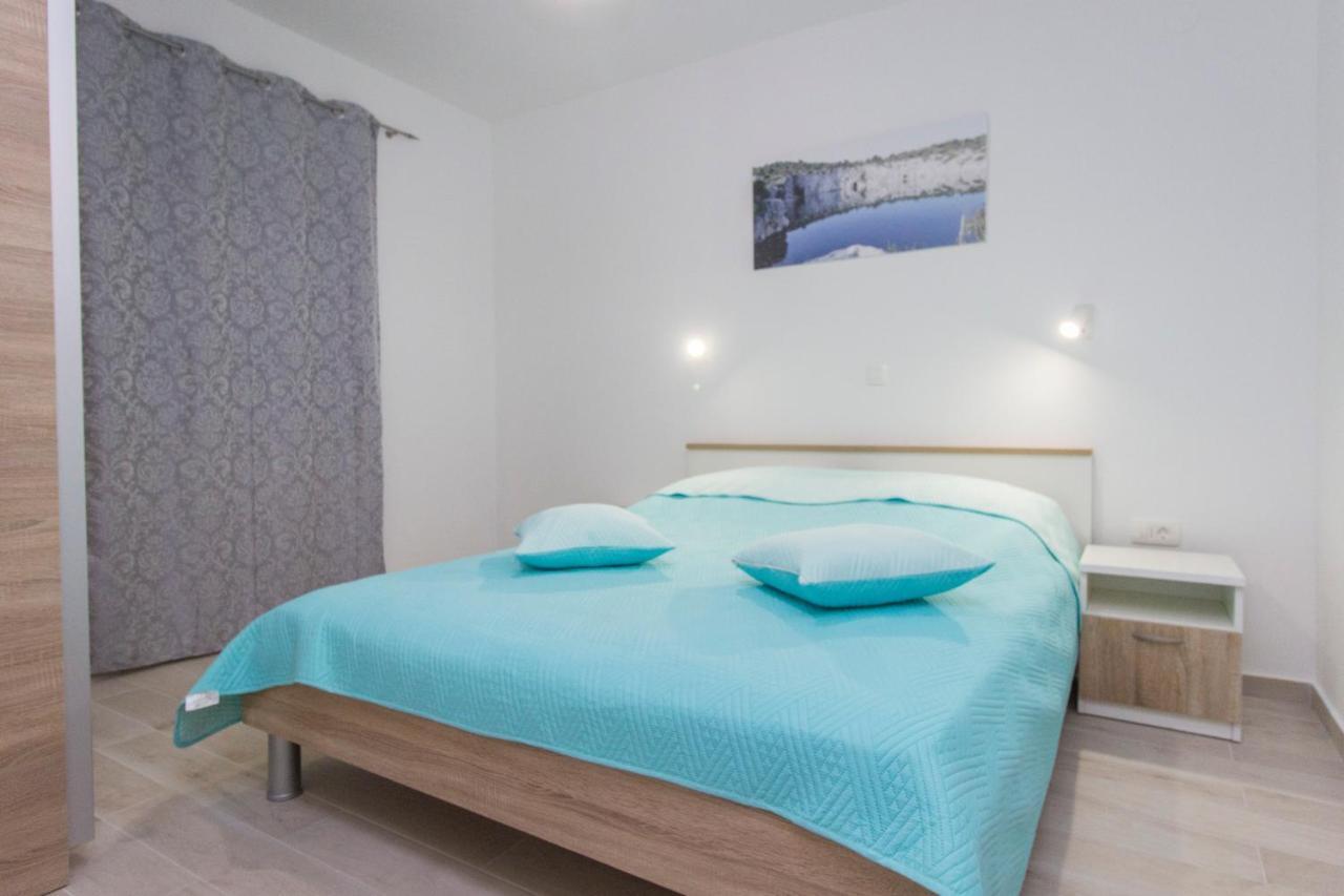 Apartmani Malis Ražanj Eksteriør bilde